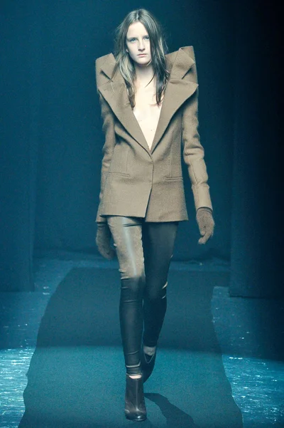 Look 19